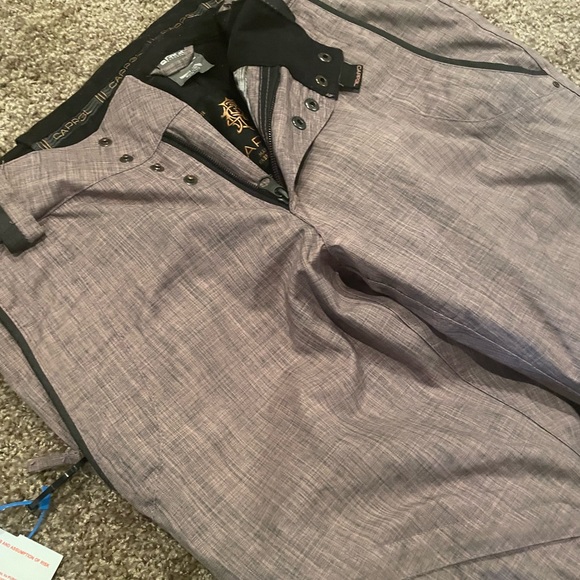 Cappel womens snowboarding pants. Size 11-12 - Picture 2 of 3